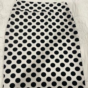 Victoria’s Bliss Skirt.. XL black & white